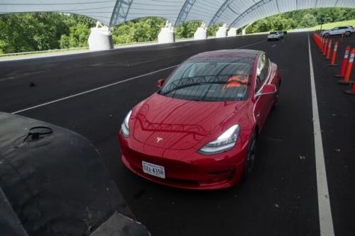 فراخوان تسلا برای ۱ و یک دهم میلیون خودرو در آمریکا