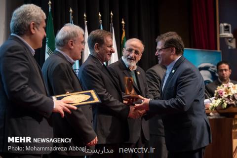 برگزیدگان جشنواره تحقیقات علوم پزشكی رازی مورد تقدیر قرار گرفتند
